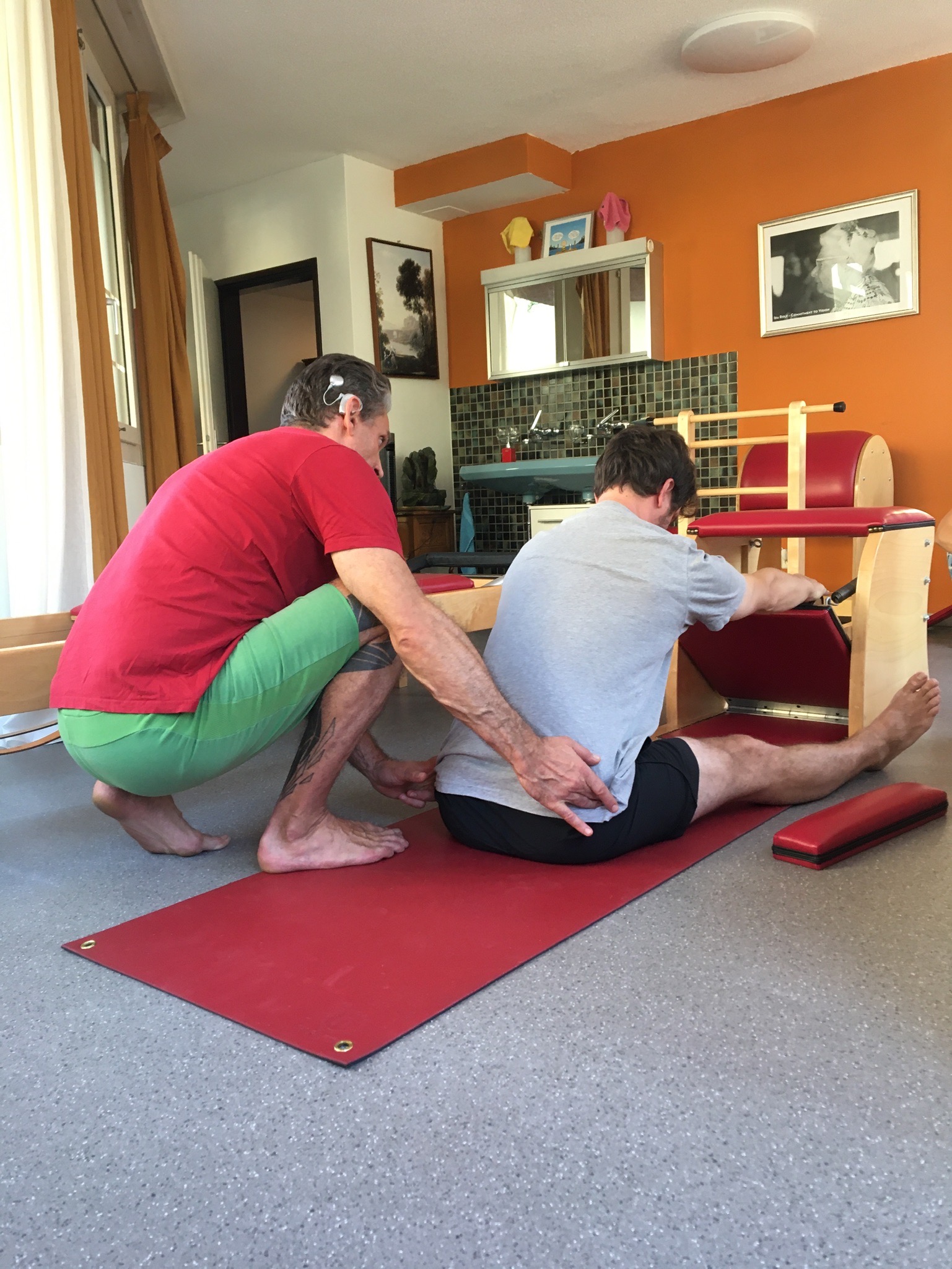 Pilates Personal Training REalEASE Zurich Altstetten Chair spine stretch